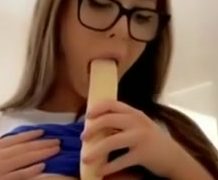 Mikaylah Onlyfans Leaks – Blow Banana So Wet